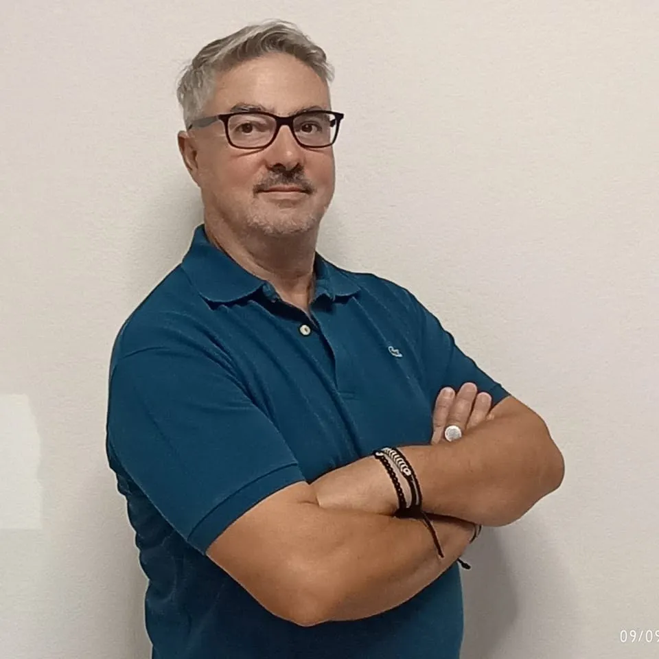 Μενέλαος Διαπούλης — Μέτοχος · Εργαστηριούχος Οδοντοτεχνίτης